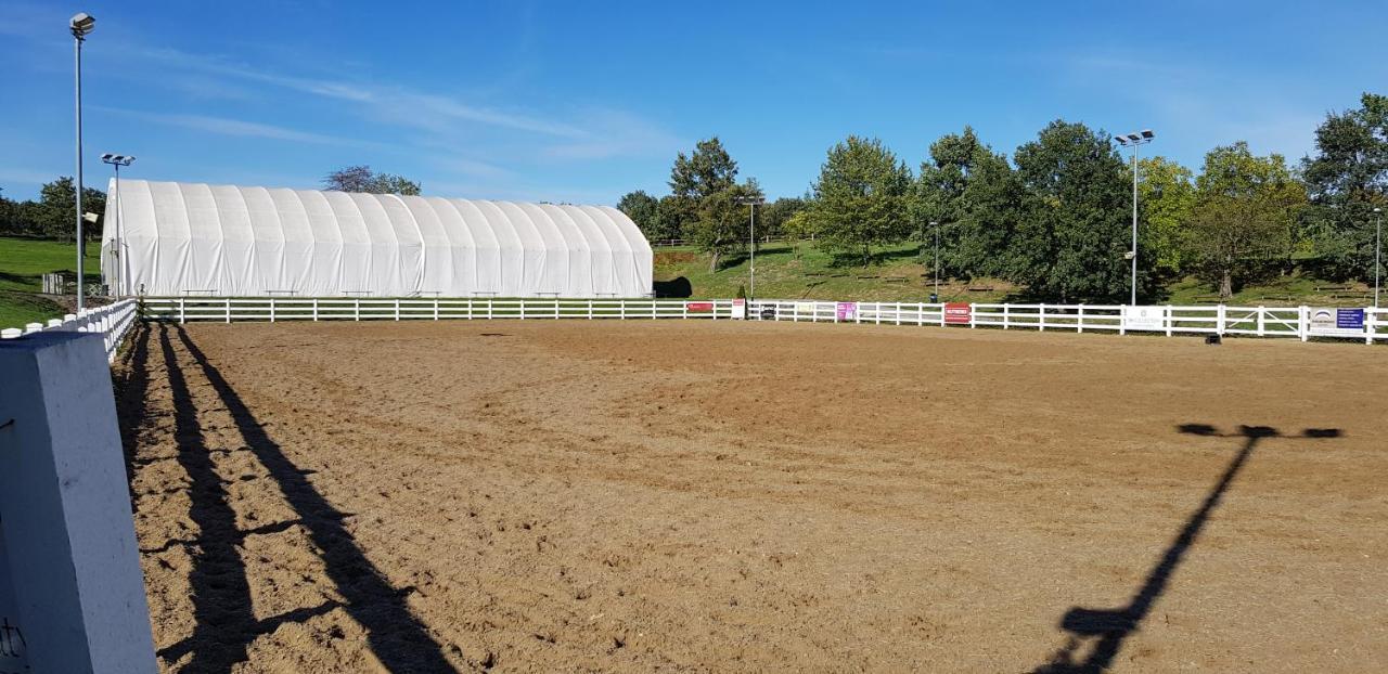 Hotel Horse Riding - Jezdecky Areal Tršice Exterior foto