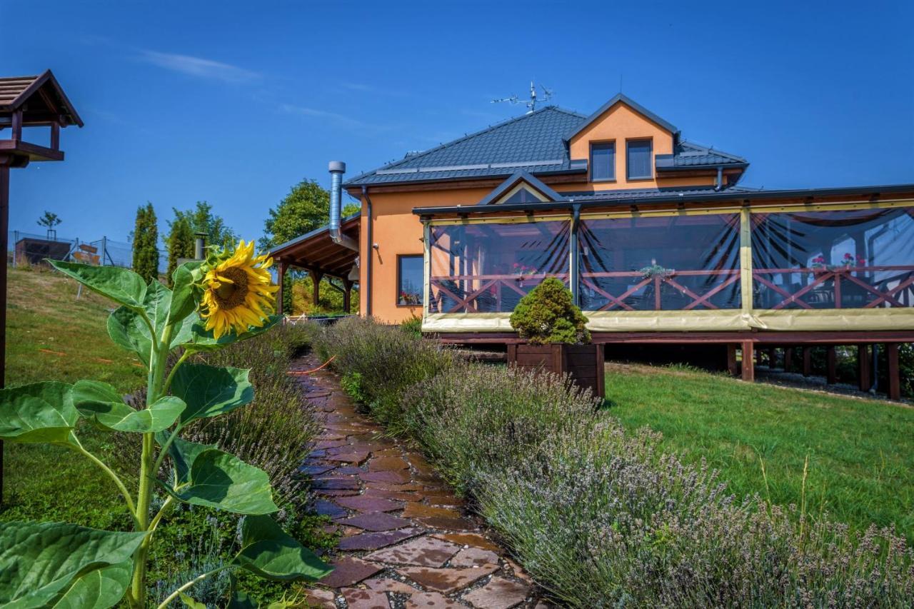 Hotel Horse Riding - Jezdecky Areal Tršice Exterior foto